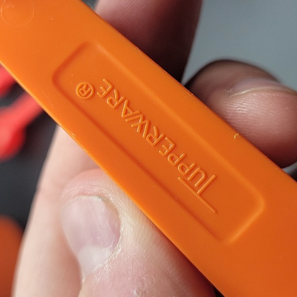 Vintage Set of 4 Orange Tupperware Measuring Cups Scoops 1/4 1/3 1/2 3/4 Cup - Picture 4 of 11